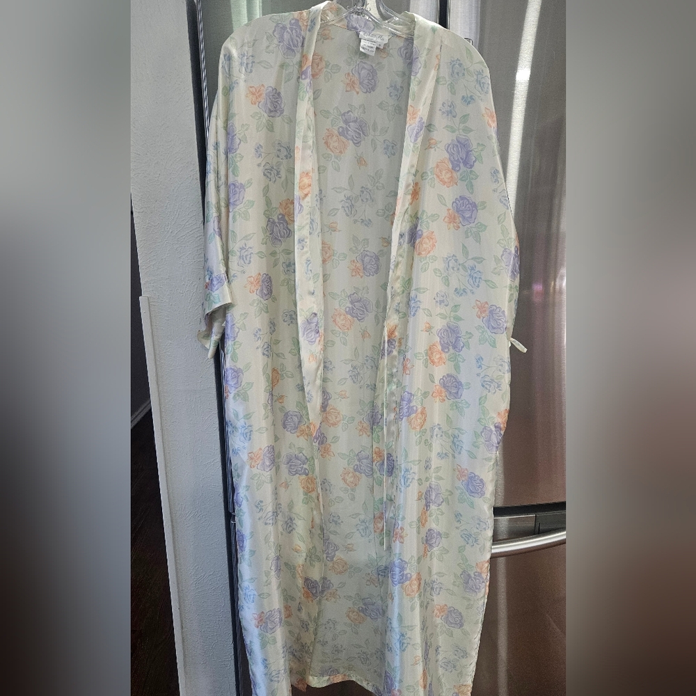 Robe & Coordinating Gowns